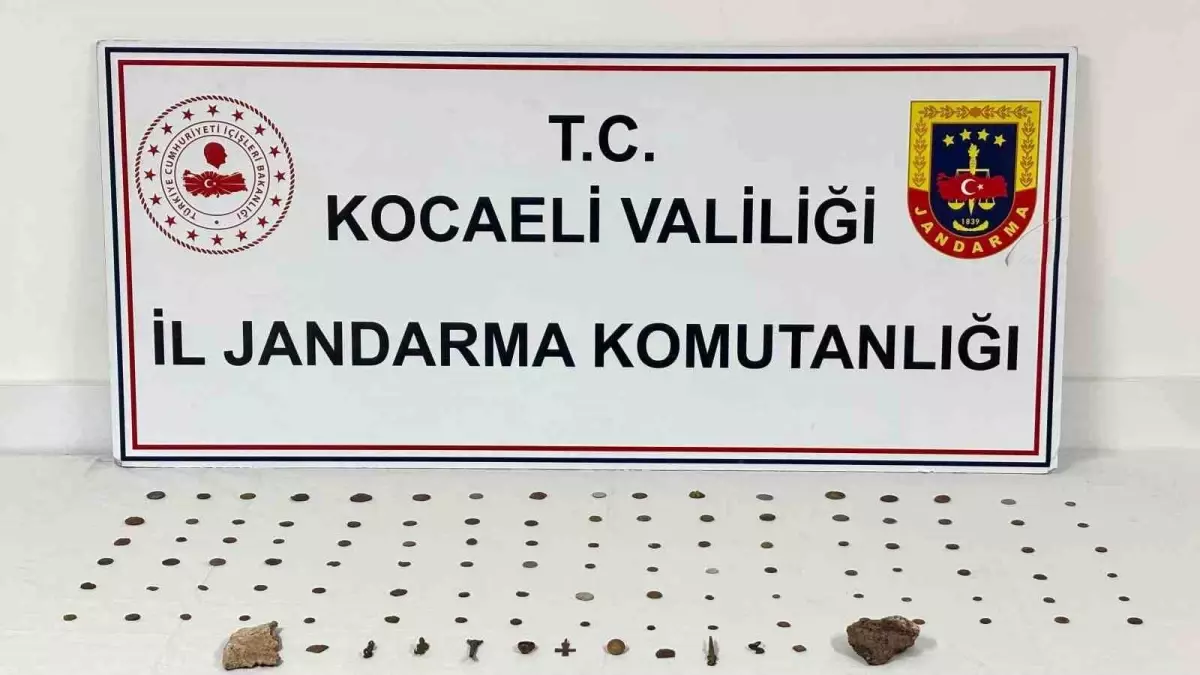 Kocaeli’nde Tarihi Eser Kaçakçılığı Operasyonu: 100 Sikke ve 15 Obje Ele Geçirildi