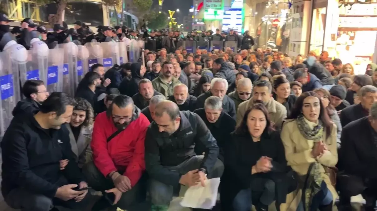 Van Emek ve Demokrasi Platformu, Kayyum Atamalarını Protesto Etti