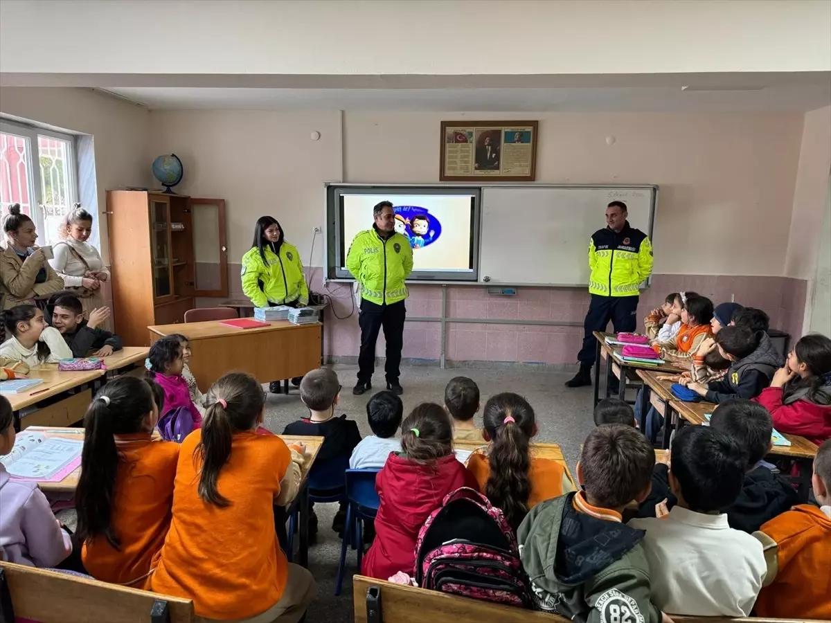 Karacabey’de Öğrencilere Trafik Semineri Düzenlendi